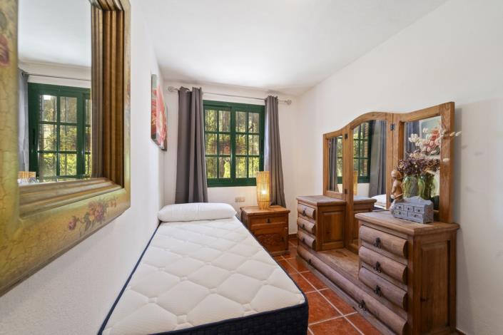 Image No.24-5 Bed Villa / Detached for sale