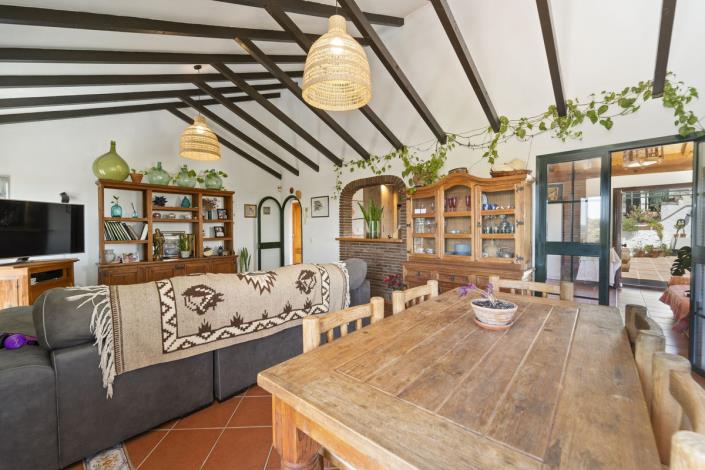 Image No.50-5 Bed Villa / Detached for sale