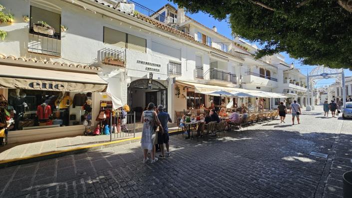 Image No.26-3 Bed Apartment for sale