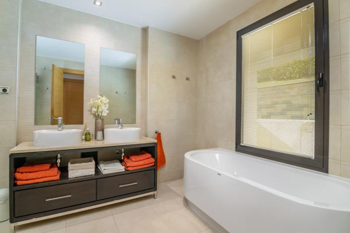 Image No.36-2 Bed Apartment for sale