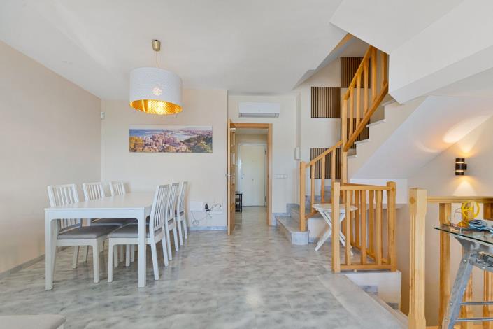 Image No.8-3 Bed Townhouse for sale