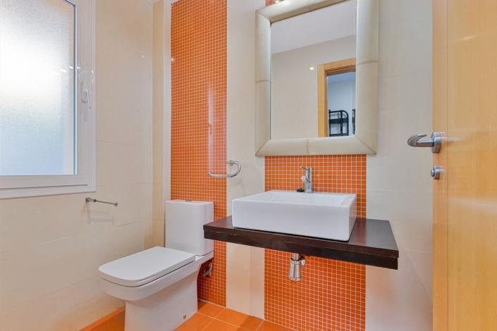 Image No.12-3 Bed Townhouse for sale