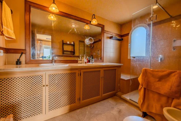 Image No.14-3 Bed Apartment for sale