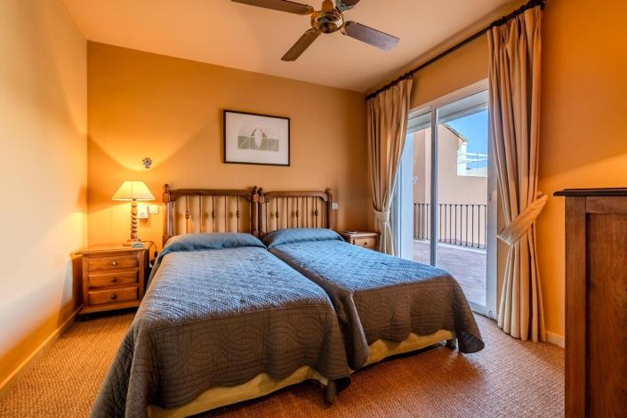 Image No.18-3 Bed Apartment for sale