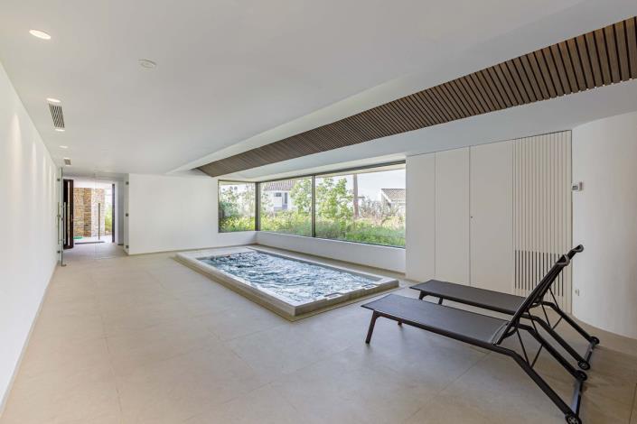 Image No.14-2 Bed Apartment for sale