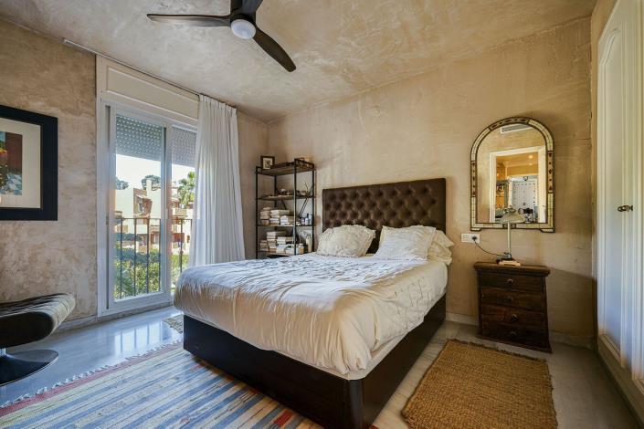 Image No.26-4 Bed Duplex for sale