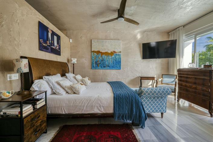 Image No.35-4 Bed Duplex for sale