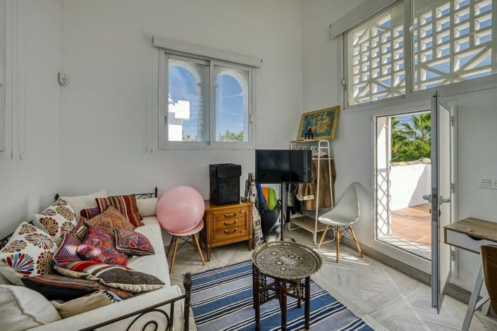 Image No.43-4 Bed Duplex for sale