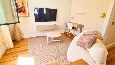 2-5bd7b9d04b45e33852eaf0ec6670150d