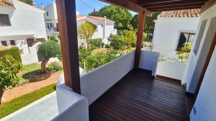 Image No.16-1 Bed Townhouse for sale