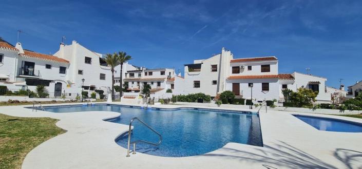 Image No.20-1 Bed Townhouse for sale