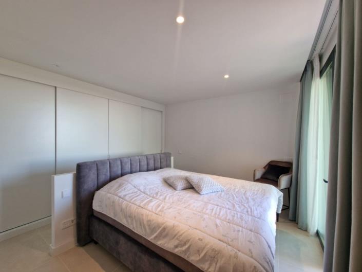 Image No.12-3 Bed Apartment for sale