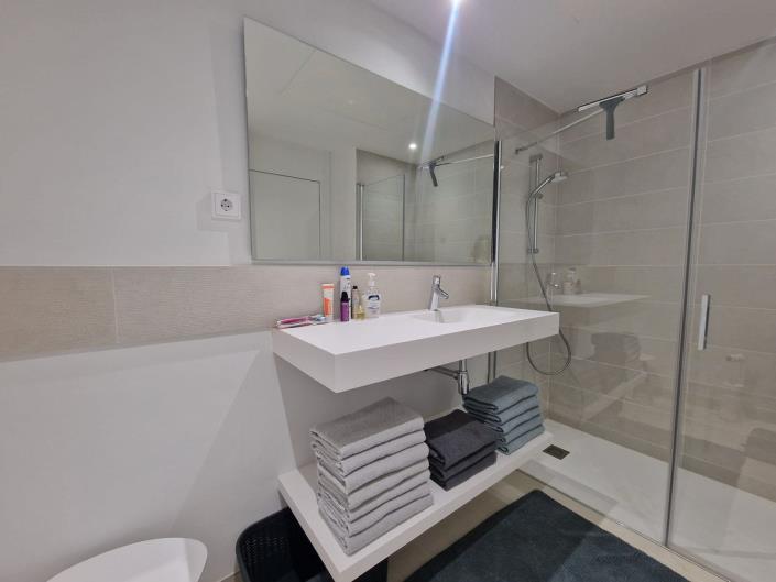 Image No.18-3 Bed Apartment for sale