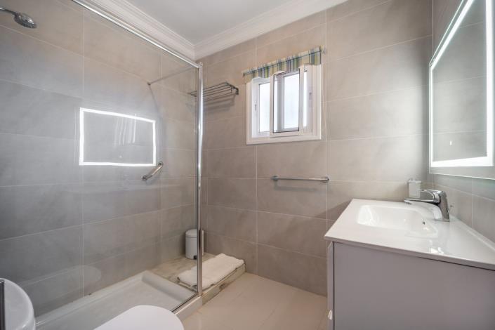 Image No.12-2 Bed Villa for sale