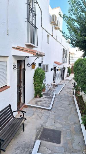 Image No.25-3 Bed Townhouse for sale