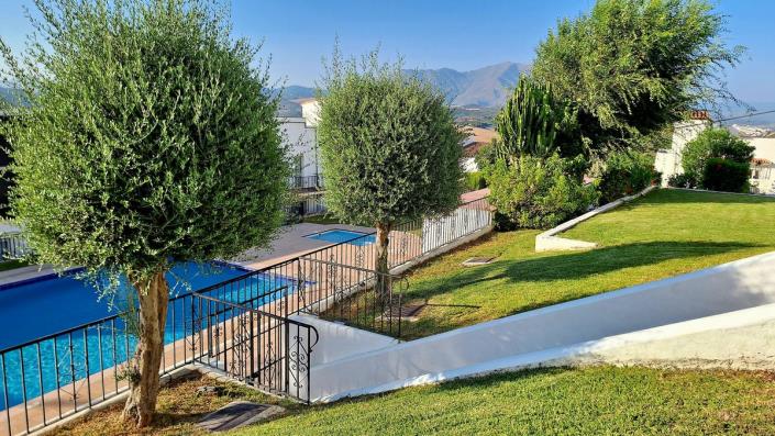 Image No.26-3 Bed Townhouse for sale