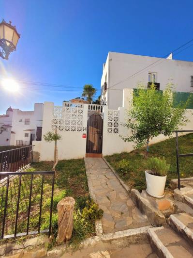 Image No.30-3 Bed Townhouse for sale