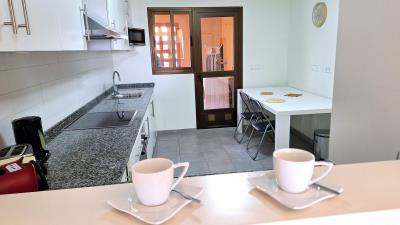 10-bb915d1cb19341576dcdc994b81ab9c5