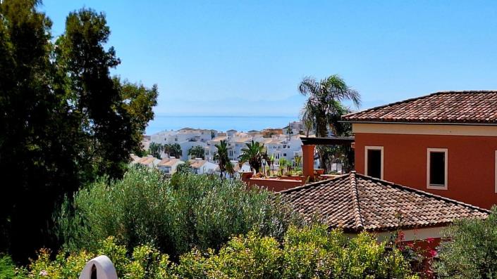 Image No.1-3 Bed Townhouse for sale