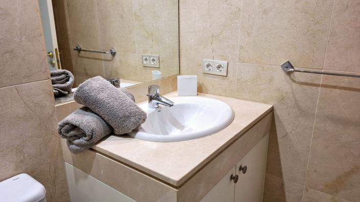 Image No.24-2 Bed Apartment for sale