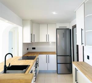 10-bb915d1cb19341576dcdc994b81ab9c5