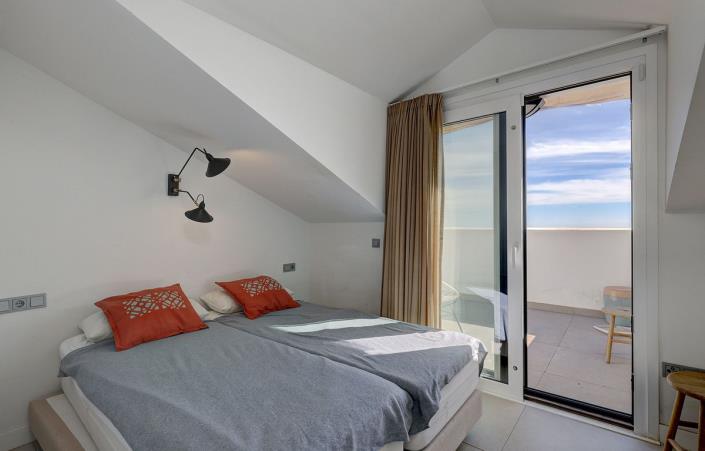 Image No.10-3 Bed Duplex for sale