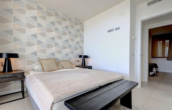 Image No.33-3 Bed Duplex for sale