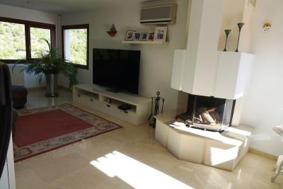 10-bb915d1cb19341576dcdc994b81ab9c5