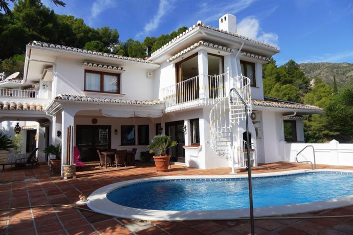 Image No.38-5 Bed Villa / Detached for sale