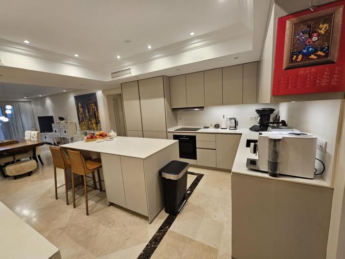 Image No.3-3 Bed Apartment for sale