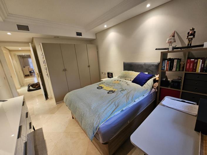 Image No.19-3 Bed Apartment for sale