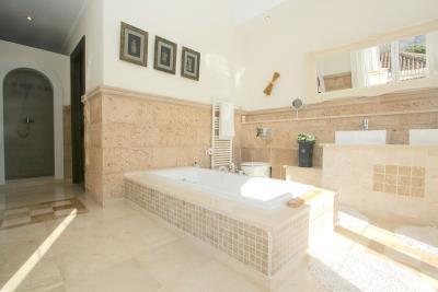 13-5fd73dea700db77384c091ca9818b1a9