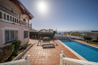 8-e64a9055bba3e77ac8aca3b893cdf826