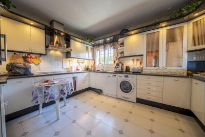 11-20939a0134ad724a8cb2a801094d15a4