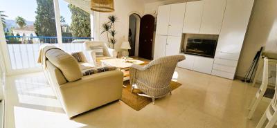 12-53013098fcab6c38b1379cd33298e050