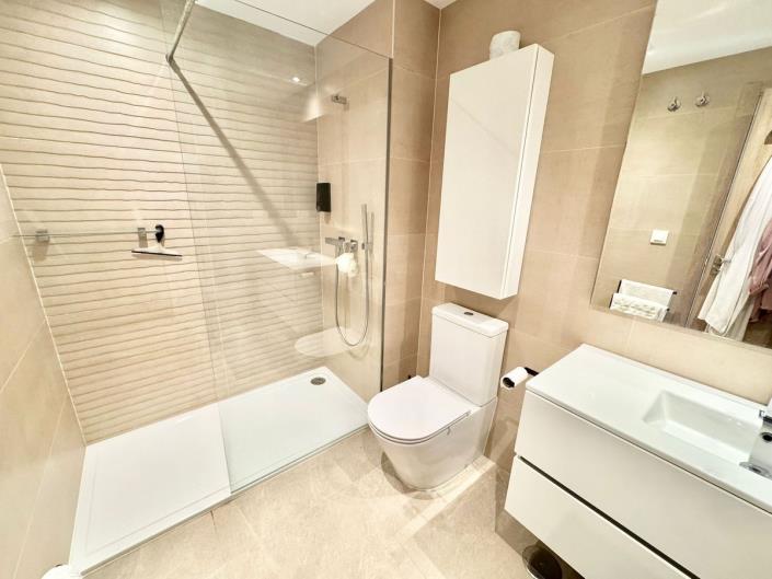 Image No.10-3 Bed Apartment for sale