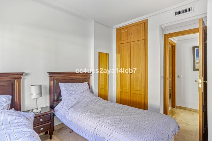 Image No.18-3 Bed Apartment for sale