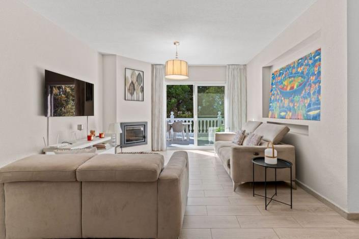 Image No.21-4 Bed Townhouse for sale