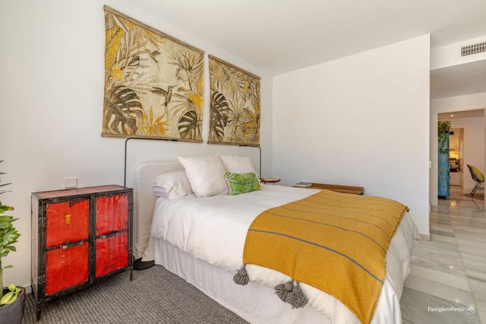 Image No.15-2 Bed Apartment for sale