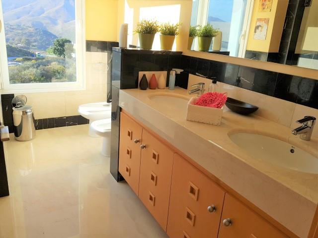 Image No.8-3 Bed Penthouse for sale