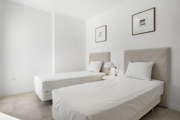 Image No.13-3 Bed Apartment for sale