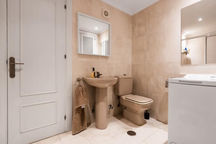 Image No.20-2 Bed Apartment for sale