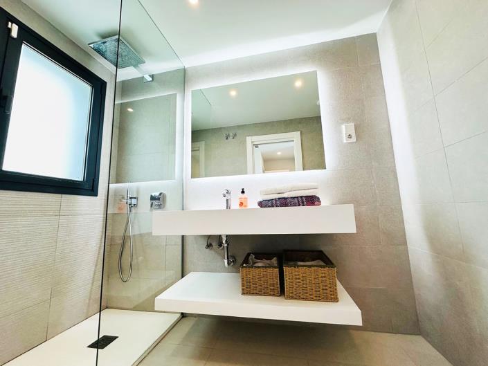 Image No.13-3 Bed Apartment for sale