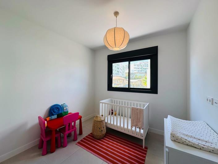 Image No.17-3 Bed Apartment for sale