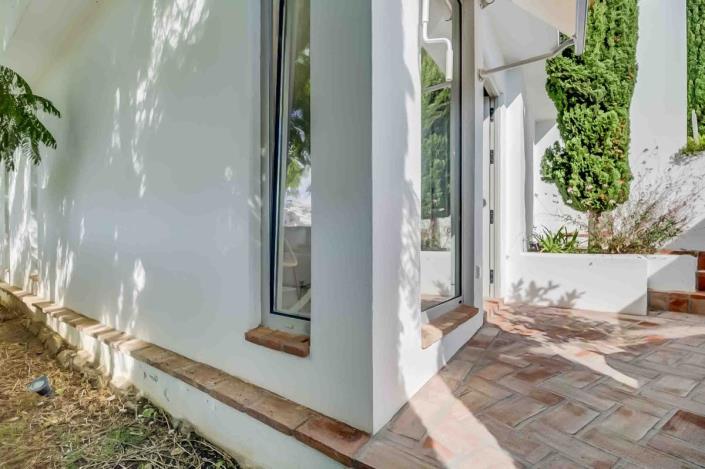 Image No.18-4 Bed Bungalow for sale