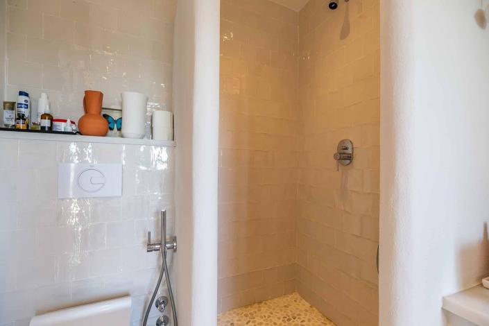 Image No.52-4 Bed Bungalow for sale