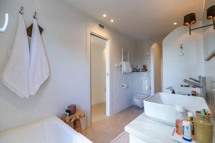 Image No.51-4 Bed Bungalow for sale