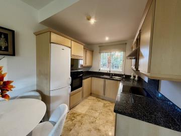 13-5fd73dea700db77384c091ca9818b1a9