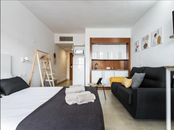 Image No.8-Studio for sale