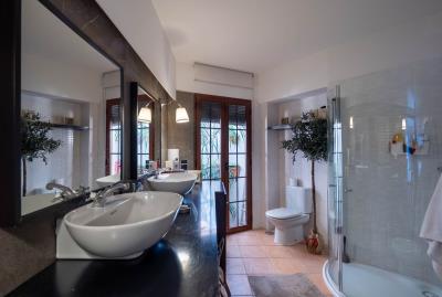 13-5fd73dea700db77384c091ca9818b1a9